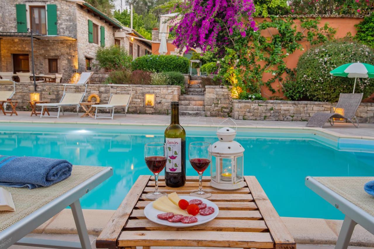 Kiparissi Villa Kourtaiika Exterior photo