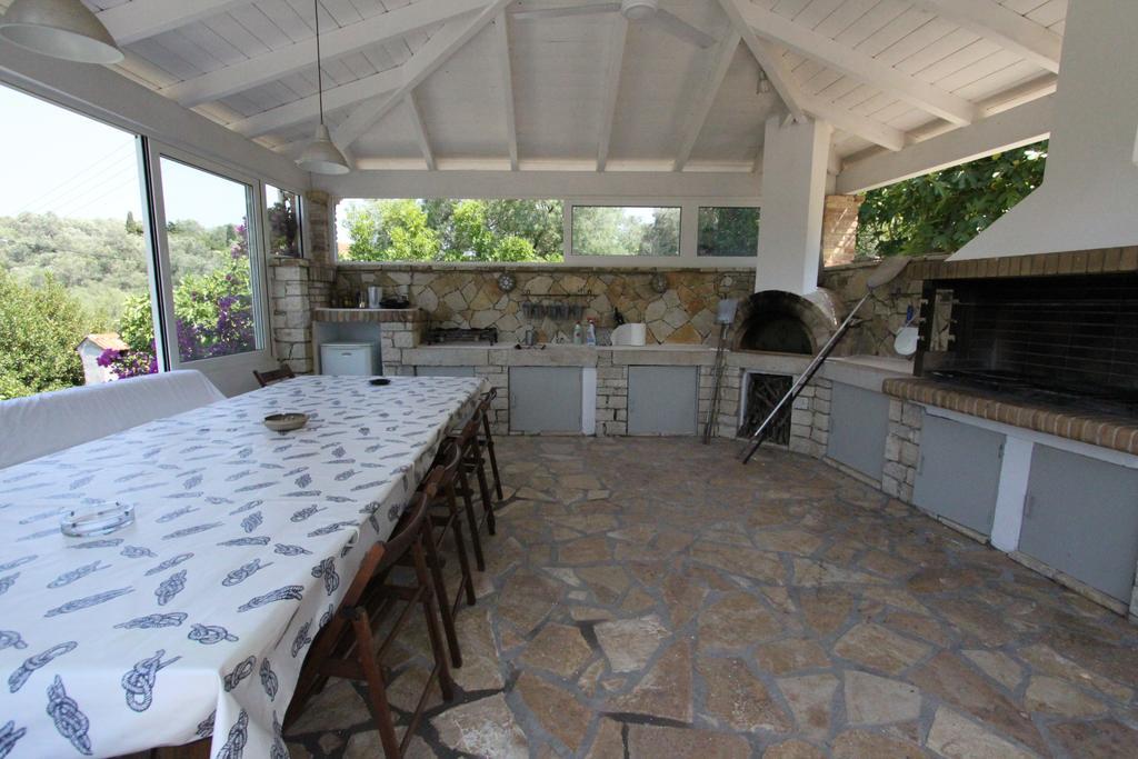 Kiparissi Villa Kourtaiika Exterior photo