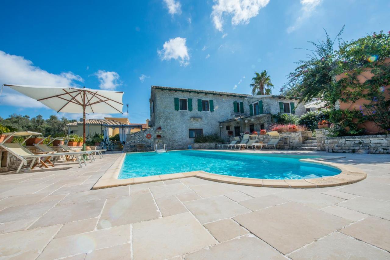 Kiparissi Villa Kourtaiika Exterior photo